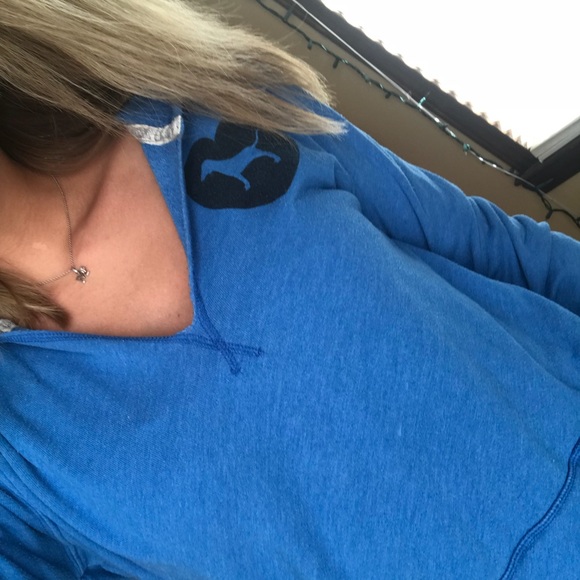 sweatshirt - Picture 3 of 4